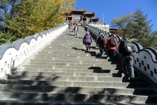 五台山在哪个省，武当山、泰山、华山、五台山、西湖、青海湖分布在哪个省？图7