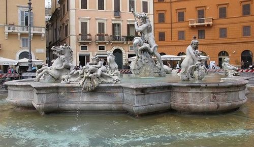 地球上大部分的水是海洋里的淡水