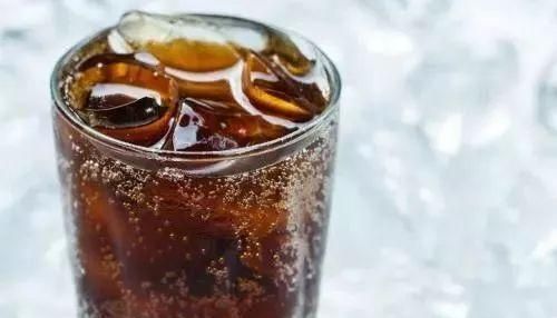 可乐打开了放半年还能喝吗