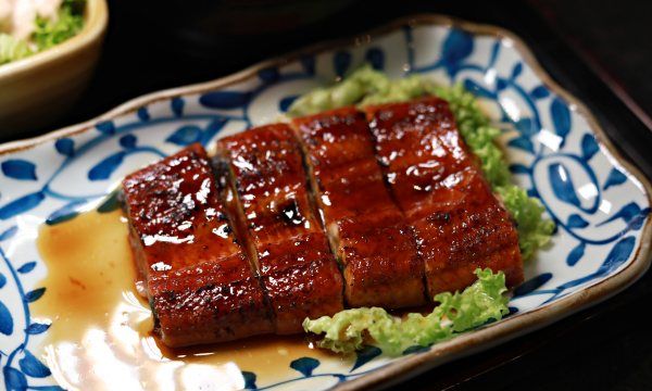 鳗鱼头能吃,鳗鱼头能吃吗图2