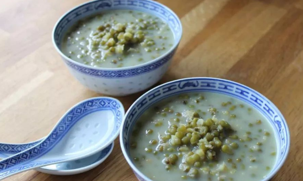 绿豆汤可以隔夜喝,隔夜绿豆汤加热能喝吗图6