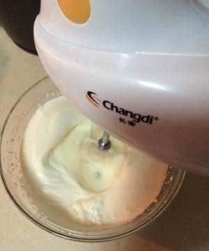 6寸蛋糕模具用多大油纸,戚风蛋糕的做法图6