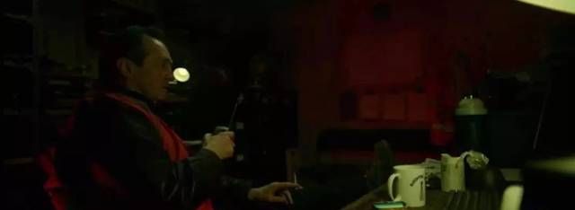 一个外国恐怖片，鬼是从马桶里出来的，共三个鬼，叫什么名字