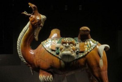 ​唐三彩是哪三彩，唐三彩的基本颜色是哪三种？