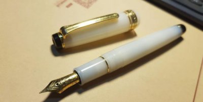 ​钢笔很久没用堵了怎么办，这支钢笔已经好长时间不用了，清之后还是不下水，怎