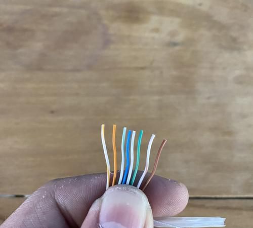 网线水晶头，怎么接，颜色顺序是什么