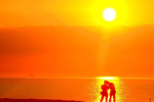 夕阳西下的唯美句子10个字数