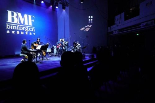 生活百无聊赖是什么意思(藏一瓶百无聊赖是什么意思)-第1张图片-