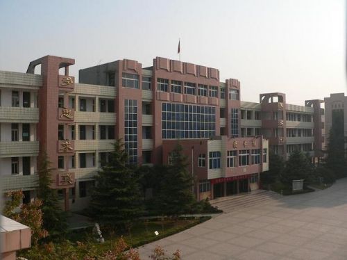 平顶山市一高初中部(平顶山市一高新校区)-第1张图片-