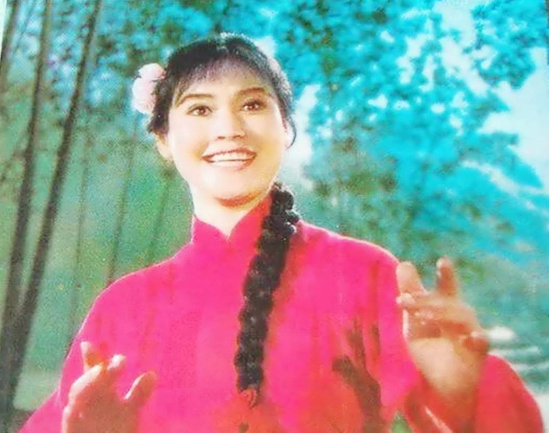 歌手李谷一：与金铁霖离婚难以割舍，再婚后愧对女儿，人生难十全