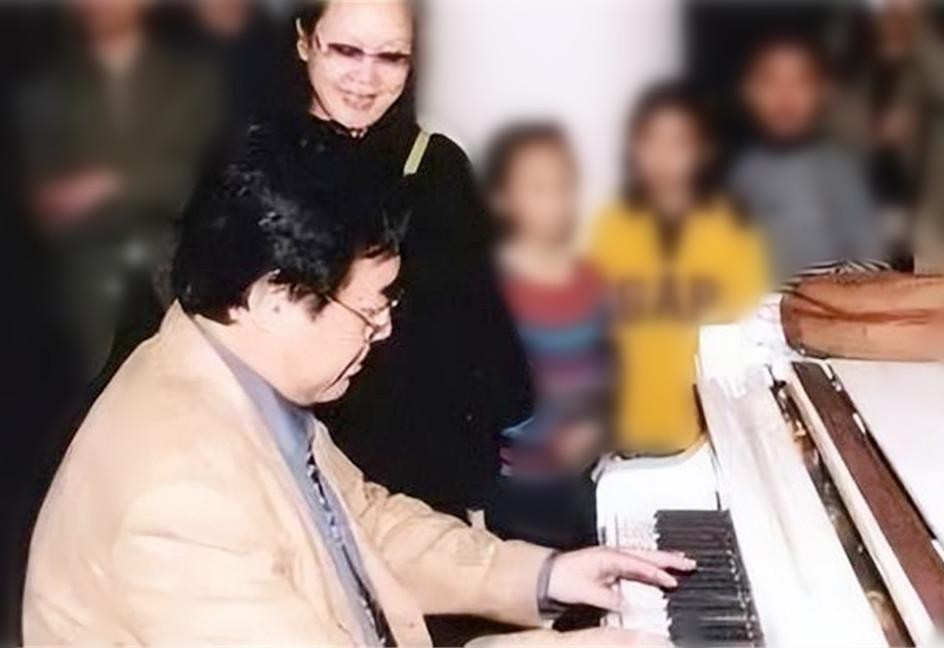 歌手李谷一：与金铁霖离婚难以割舍，再婚后愧对女儿，人生难十全