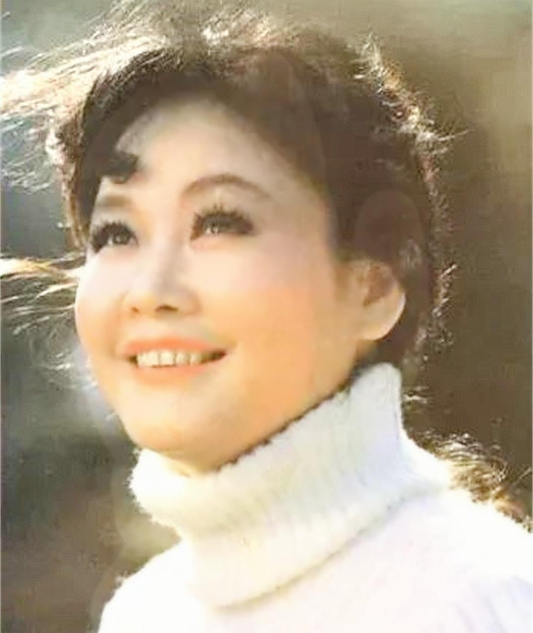 歌手李谷一：与金铁霖离婚难以割舍，再婚后愧对女儿，人生难十全