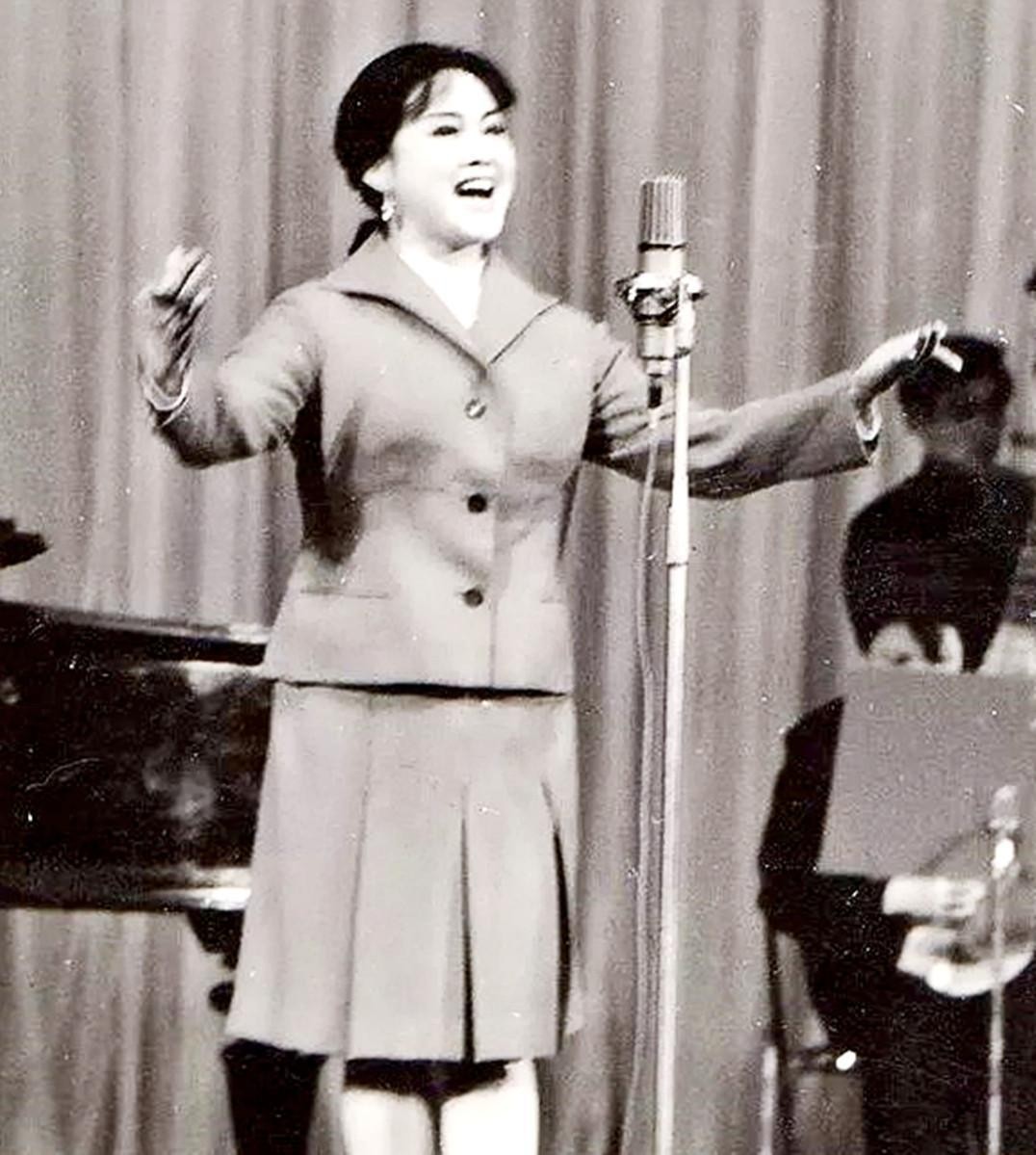 歌手李谷一：与金铁霖离婚难以割舍，再婚后愧对女儿，人生难十全