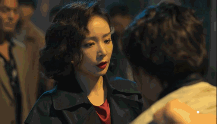 《狂飙》高叶火遍全国，事实证明，她已走上了女演员的另一条大路