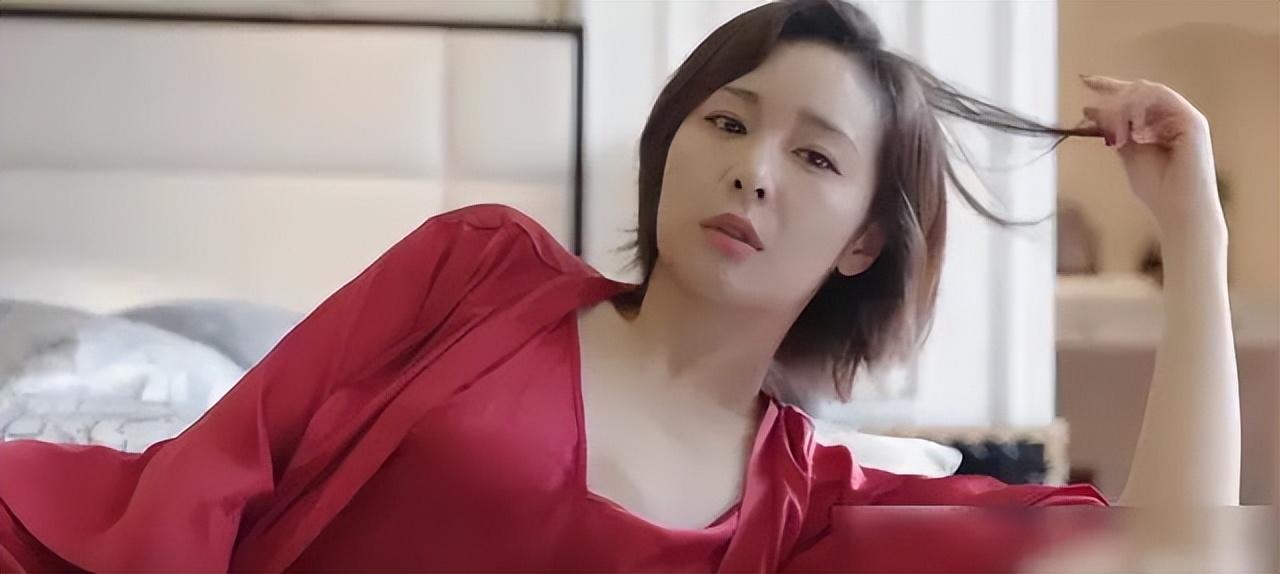 《狂飙》高叶火遍全国，事实证明，她已走上了女演员的另一条大路