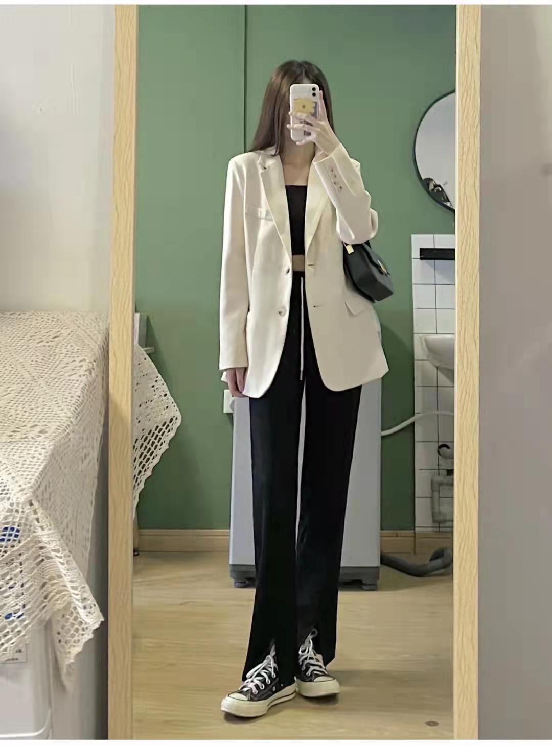 开叉喇叭裤怎么搭配上衣和鞋子图片（开叉喇叭裤配什么鞋子好看）