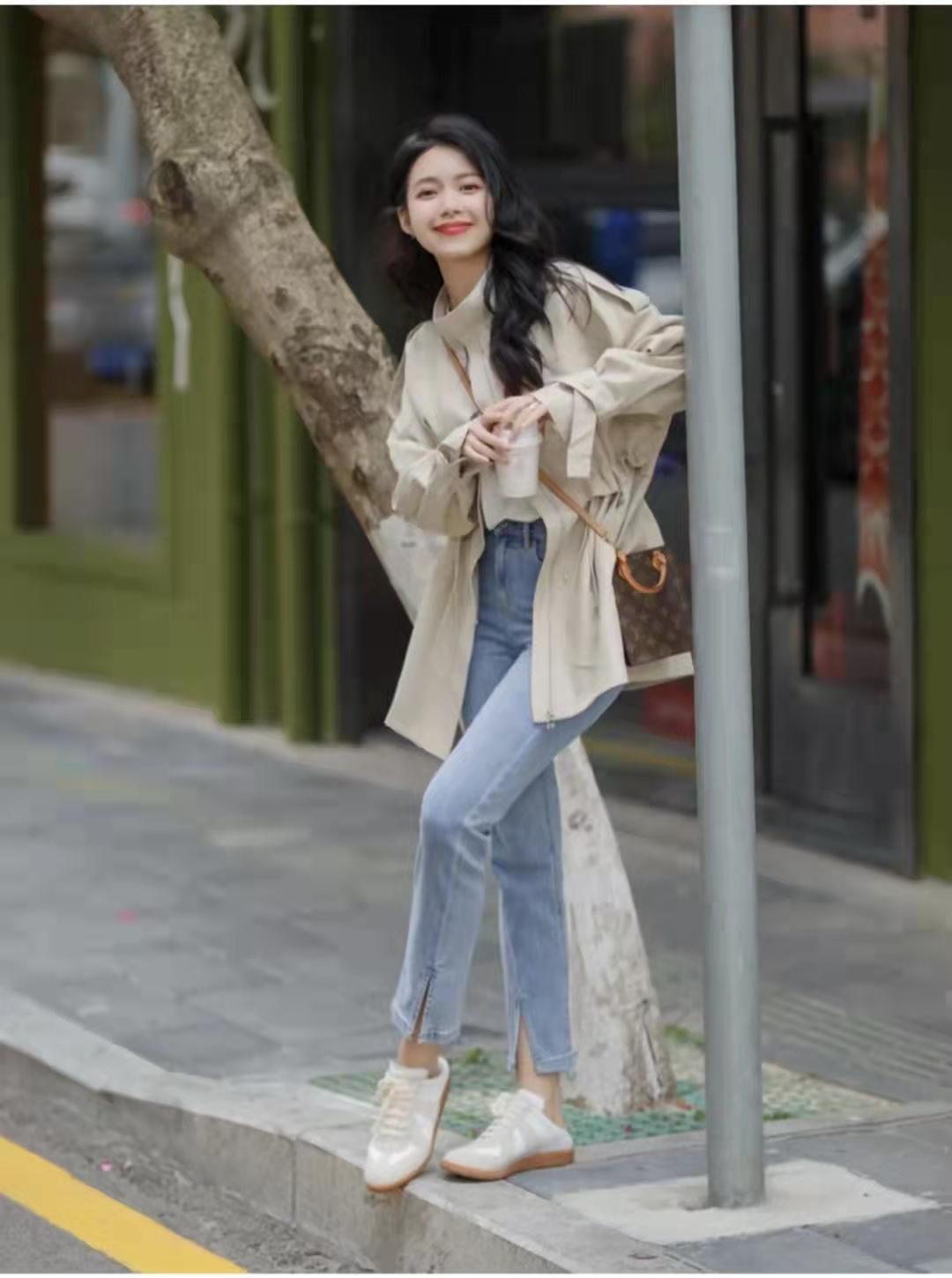 开叉喇叭裤怎么搭配上衣和鞋子图片（开叉喇叭裤配什么鞋子好看）