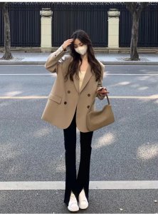 ​开叉喇叭裤怎么搭配上衣和鞋子图片（开叉喇叭裤配什么鞋子好看）