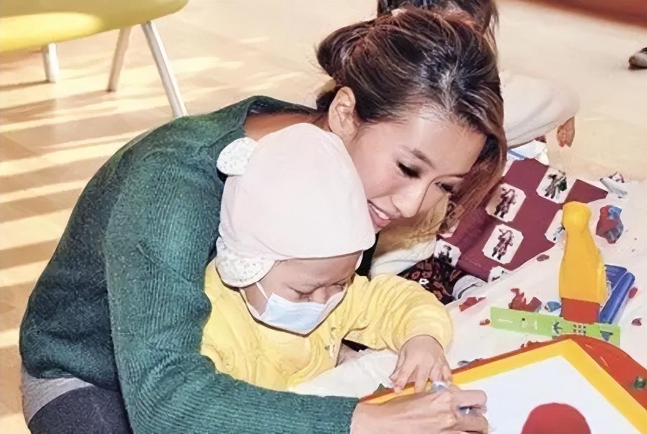 谢婷婷资料 ：37岁未婚生女，女儿已3岁，丈夫身份至今成谜