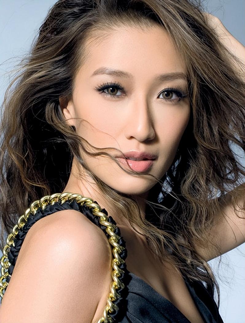 谢婷婷资料 ：37岁未婚生女，女儿已3岁，丈夫身份至今成谜