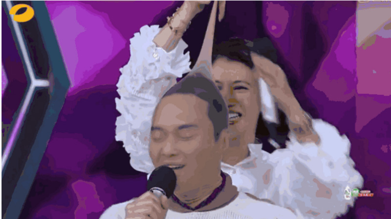 遭成龙封杀，放任老公泰国玩耍（袁咏仪被富商包是什么时候）