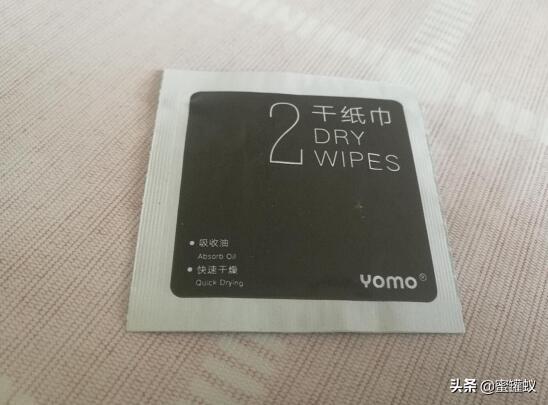 手机贴的钢化膜有气泡（手机贴膜里面有气泡怎么处理）