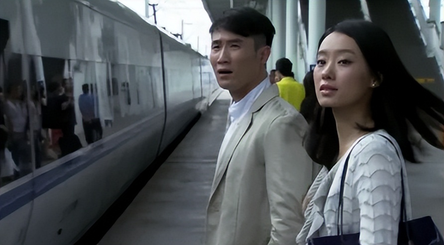 消失的“巨星”张小斐：一夜爆红后转瞬即逝，她身上哪里出错了？