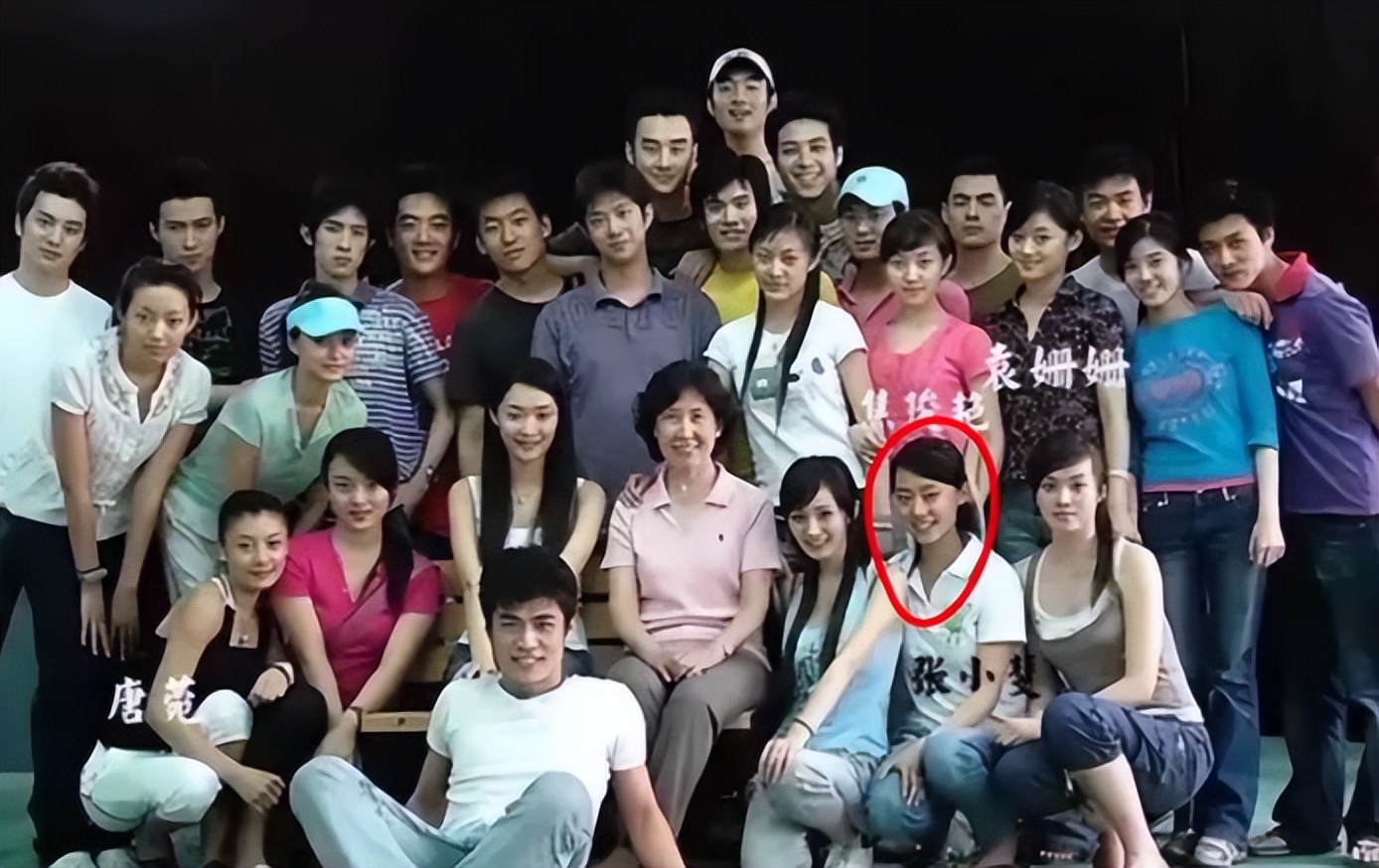 消失的“巨星”张小斐：一夜爆红后转瞬即逝，她身上哪里出错了？