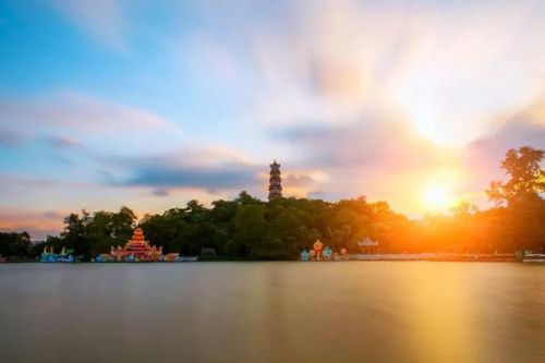 霎时的拼音和意思(霎的拼音)-第1张图片-