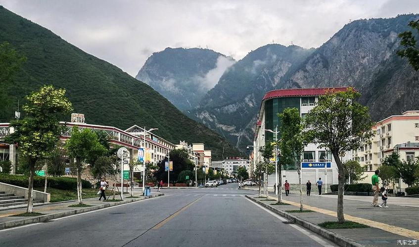 第三天：理县—松潘—小金县—马尔康市—红原—汶川—理县