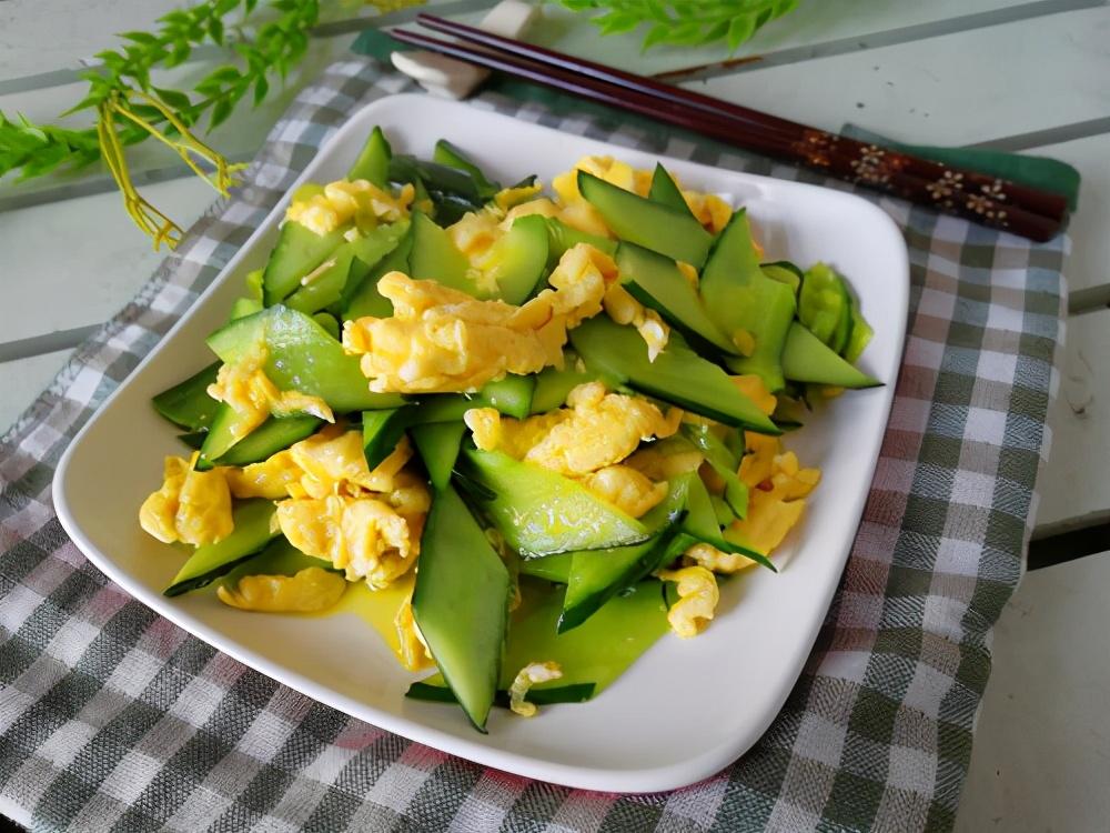 黄瓜切菱形片怎么切-（怎么切菱形片）