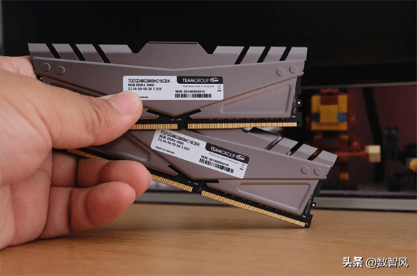 电脑内存8g和16g的区别(内存8g和16g能组成双通道吗)