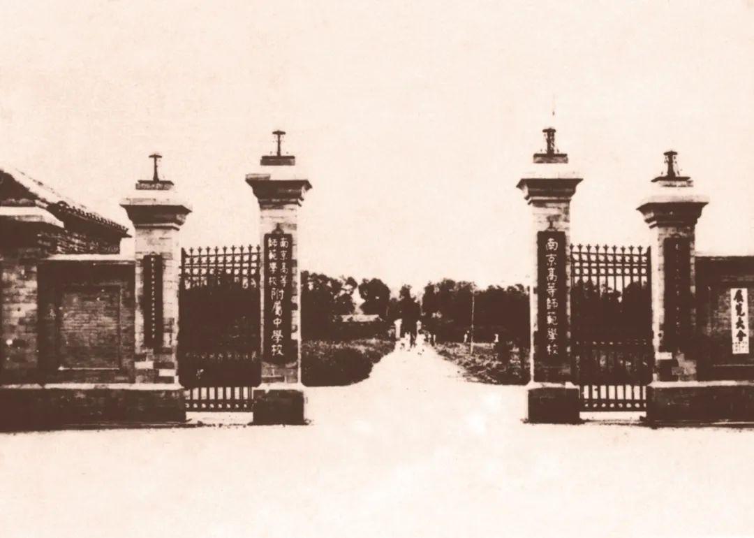 共青团什么时候自动退出(共青团到几岁自动退团)