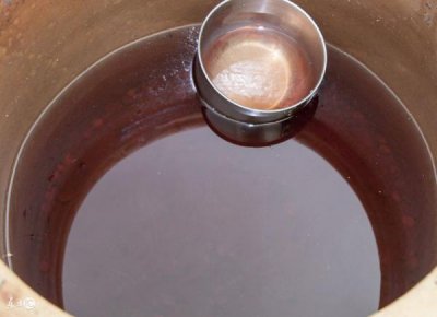 ​酒曲做葡萄酒要放多少比例，酒曲做葡萄酒怎么做