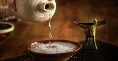 ​卢州老窖特酿30年酒价格_卢卅老窖特曲