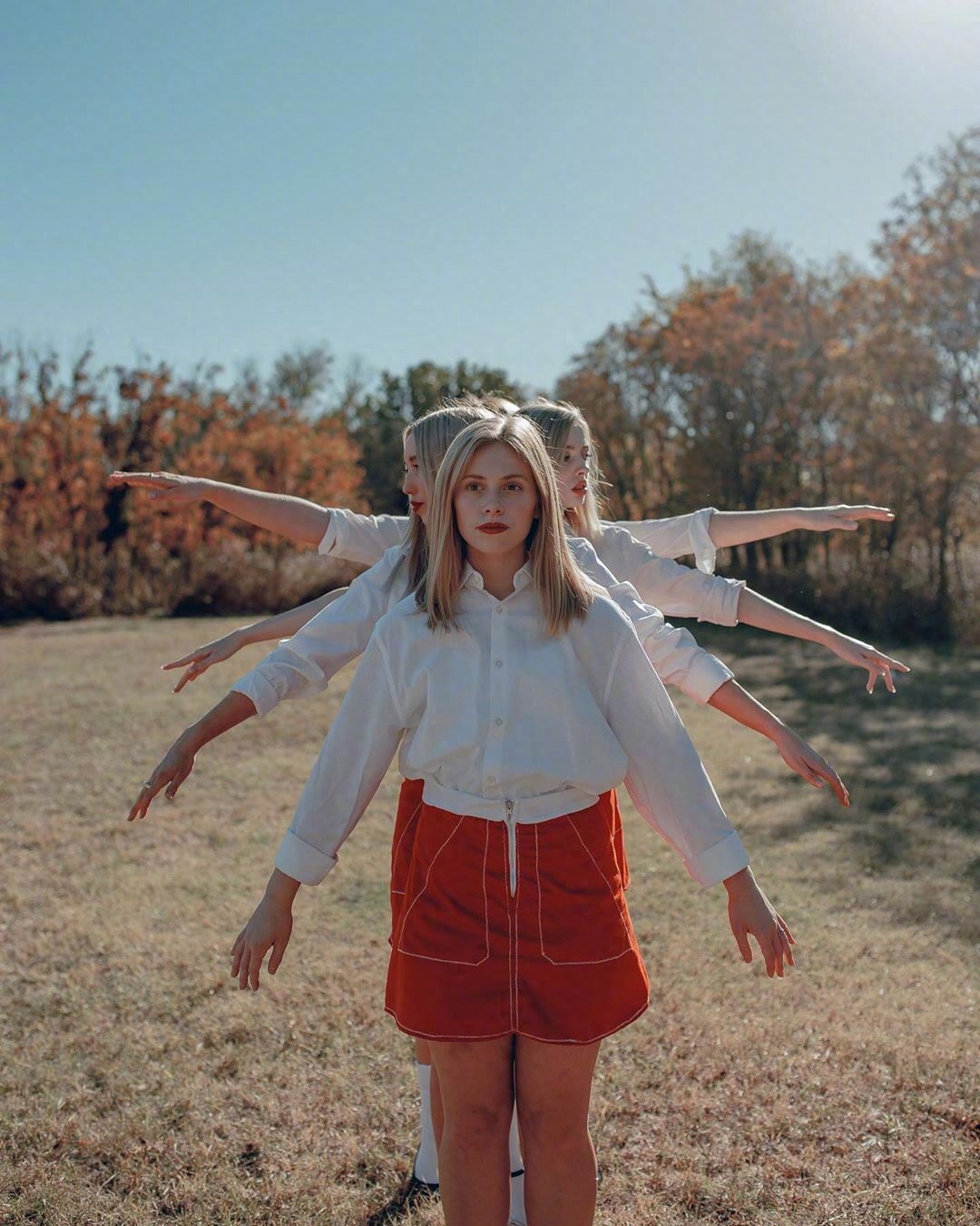 多人合照姿势参考，有点沙雕又有点艺术，朋友们一起拍起来