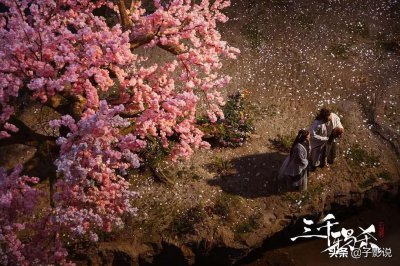 ​书痴莫山山穿越到《琉璃美人煞》？当书痴掀起刘海，简直太美了