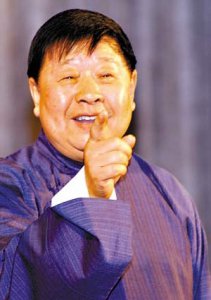 ​2006年马季去世，葬礼险变闹剧，为何穿貂皮的郭德纲成众矢之的？