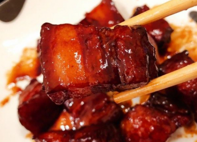​让红烧肉快速软烂的窍门，别直接焯水，做好5步，肉质软烂，红亮诱人