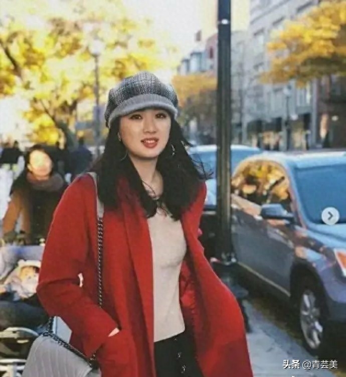 华为任正非小女儿姚安娜火了,一袭黑色高叉礼服颠倒众生,真美!