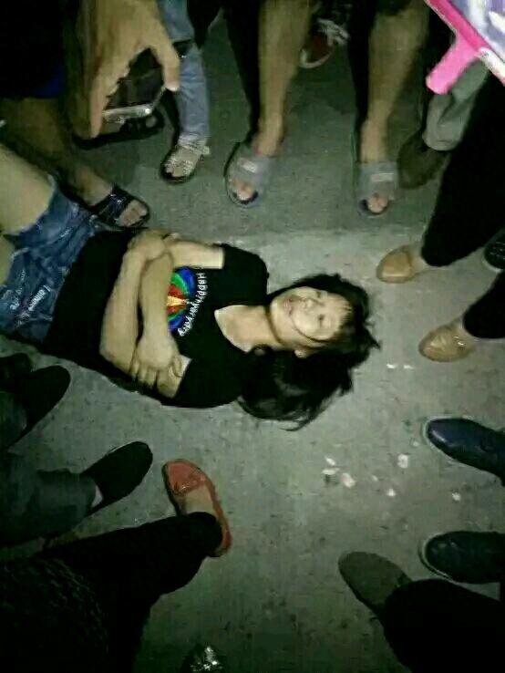 实拍被拐卖致残的孩子，人贩子被抓时，真叫大快人心！