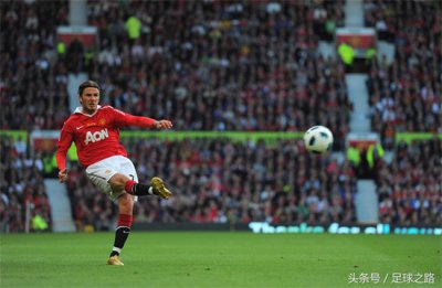 ​贝克汉姆的任意球怎么踢