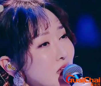 ​黄云霄是被誉为《左手指月》的神翻唱选手-两人未来会有机会一合唱吗？