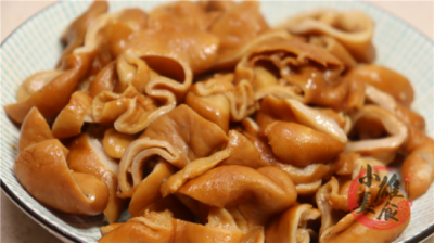 ​肥肠怎么洗干净（清洗大肠，最忌加碱加醋了，30年大厨教我秘诀，干净洁白无臭