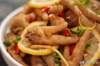 ​鸡爪怎么做？这样做太好吃了，比肉多的鸡腿还好吃，一上桌就被抢光