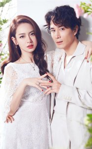 ​戚薇气场强大，本以为李承铉是吃软饭的，原来家庭背景是这样！