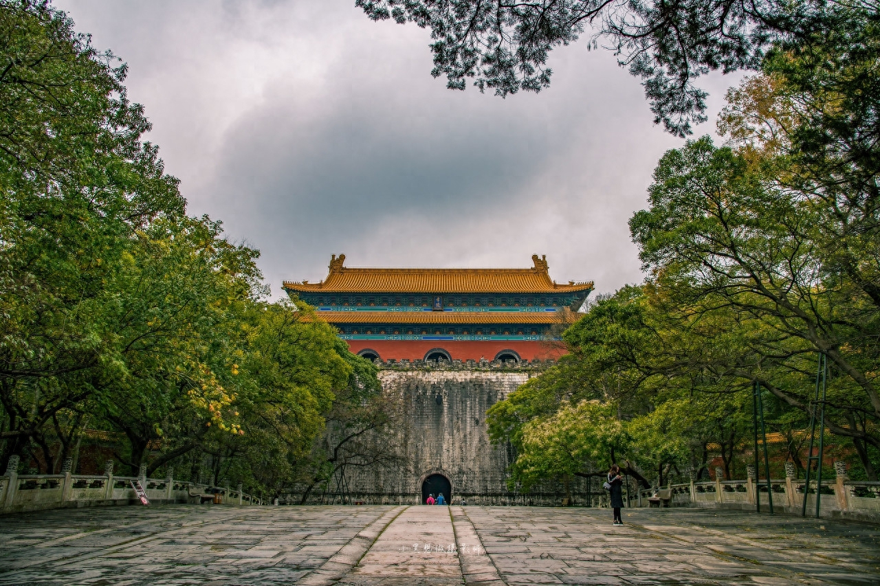 明孝陵占地面积达170余万平方米，是中国规模最大的帝王陵寝之一