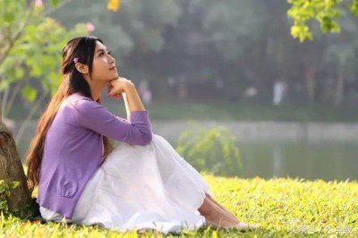 ​描写青葱岁月的经典句子 青春，是人类生命激情的赞歌