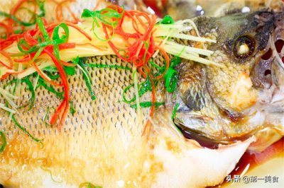 ​鱼蒸多长时间就熟了（清蒸鱼，蒸几分钟？热水上锅还是冷水？记住这3点，鱼肉