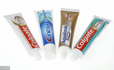 ​牙膏底部的颜色条有什么用（牙膏底部颜色条有特殊含义？天天用黑色条牙膏等于